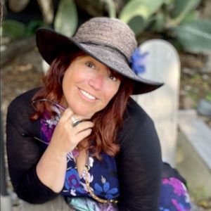 Meet your Posher, Carrie